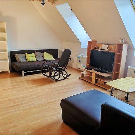 Centrum - A. Apartman Pecs Luaran gambar