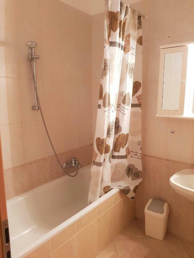Centrum - A. Apartman Pecs Luaran gambar