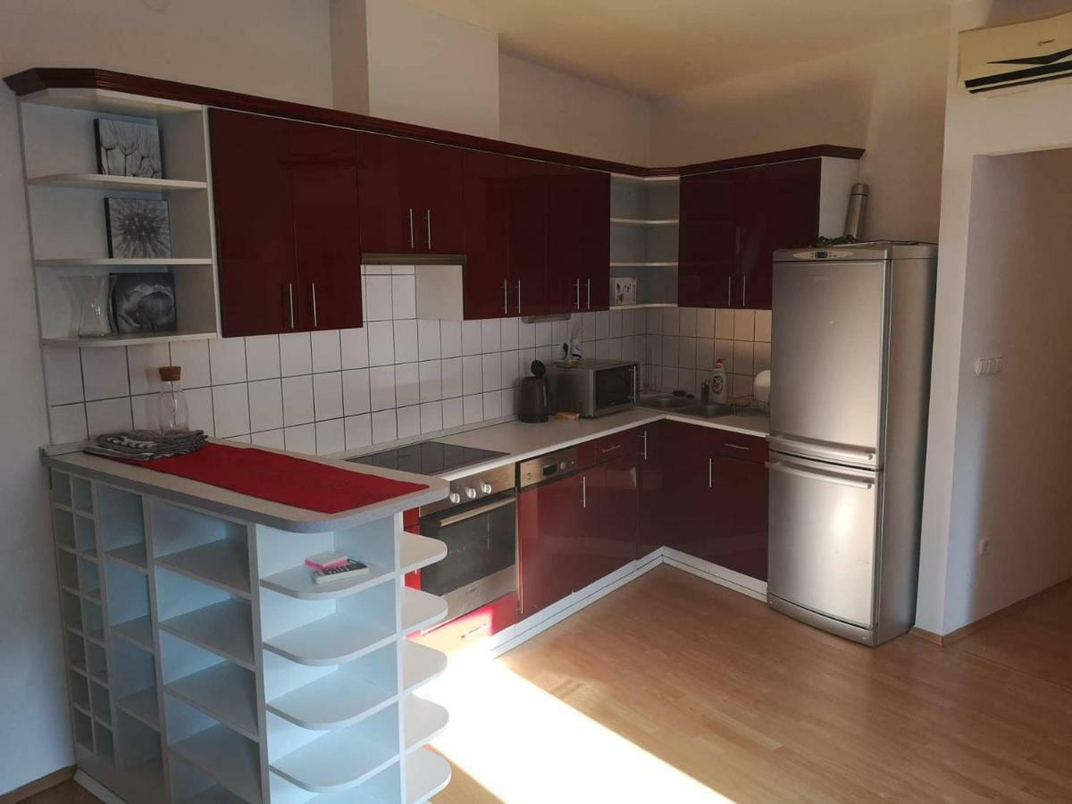Centrum - A. Apartman Pecs Luaran gambar